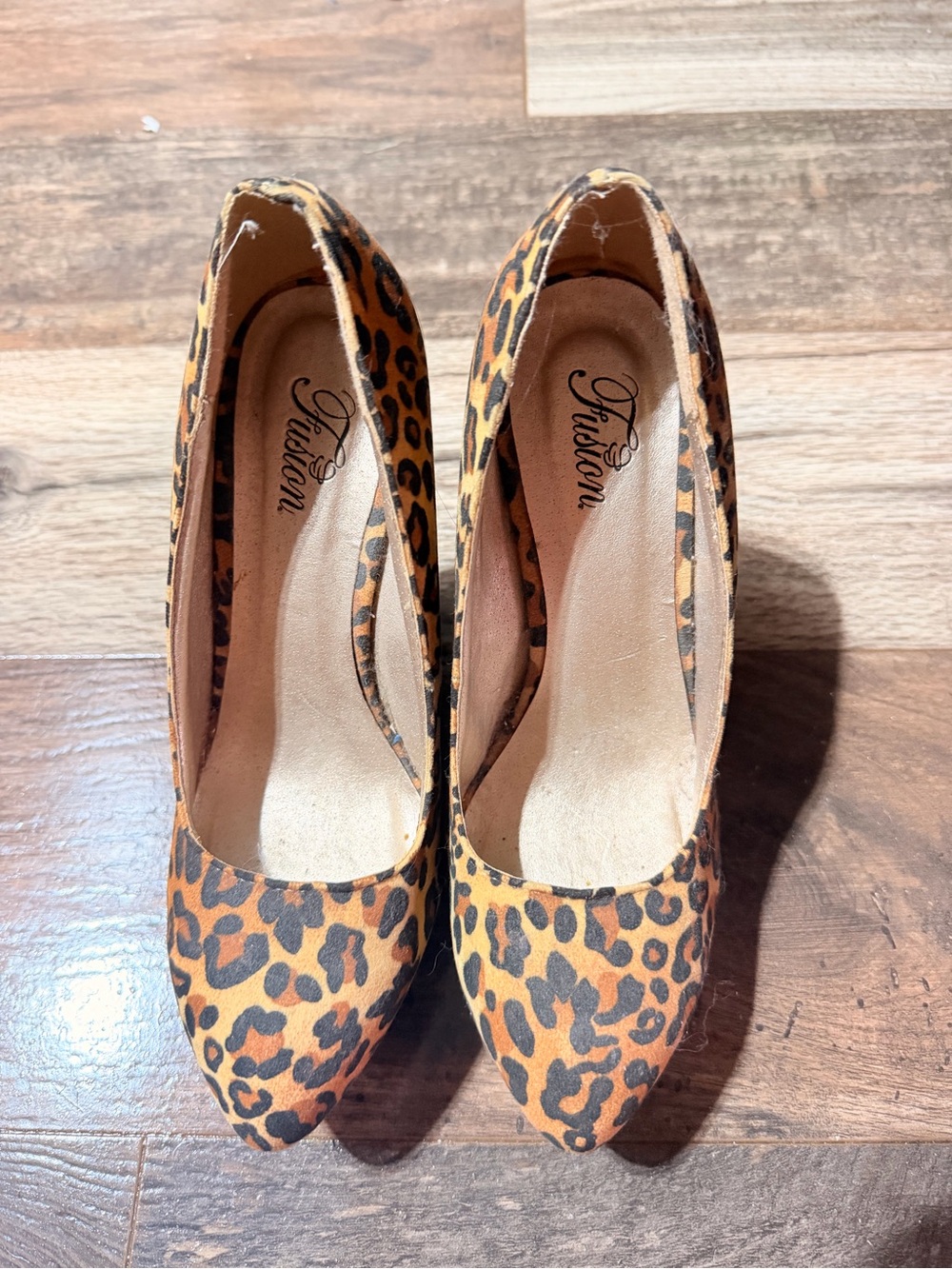 Leopard Print Pointed-Toe Heels in Brown